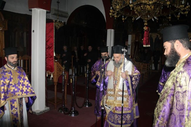Προηγιασμένων Τιμίων Δώρων στη Μητρόπολη Θεσσαλιώτιδος