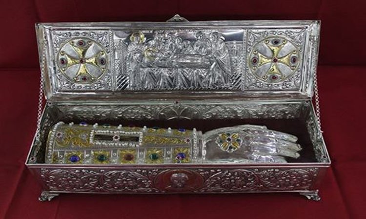 Τριάντα λείψανα Αγίων