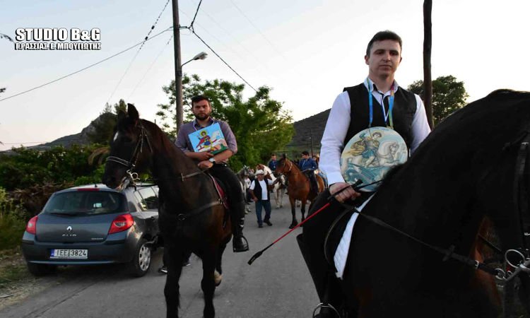 Περιφορά εικόνας Αγίου Γεωργίου με άλογα στα Λευκάκια Ναυπλίου