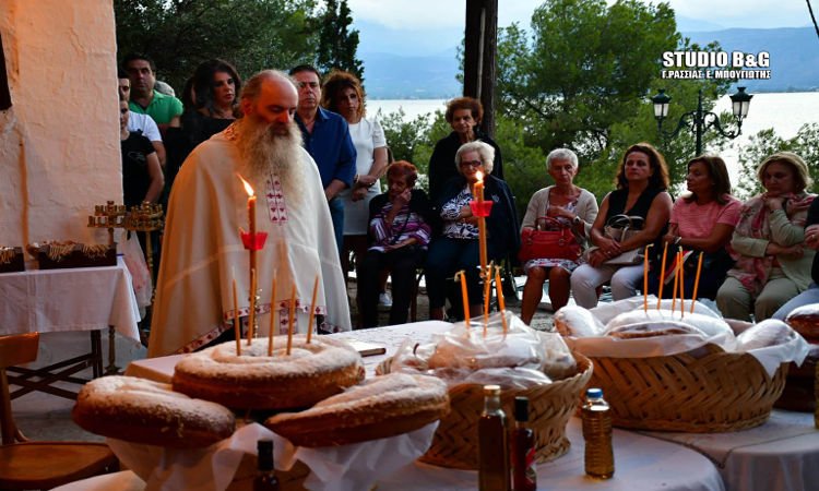 Γιορτάζει το ιστορικό εκκλησάκι Αγίων Αποστόλων Ναυπλίου