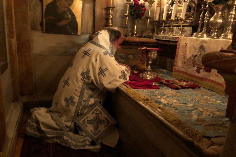 Αγρυπνία στον Πανάγιο Τάφο από τον Ελευθερουπόλεως (ΦΩΤΟ)