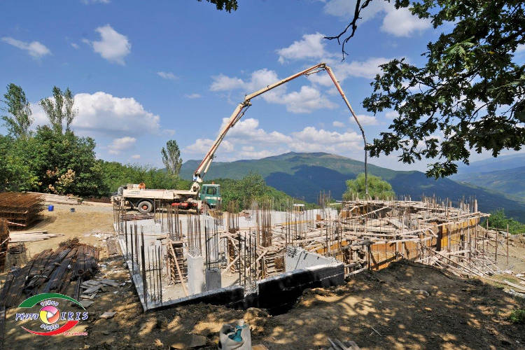 Αναγείρετε Ιερά Μονή προς τιμήν της Παναγίας στην Ι.Μ. Φθιώτιδος