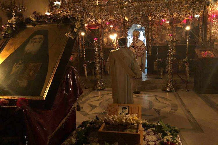 Πρώτη νυχτερινή Θεία Λειτουργία για τον Άγιο Αμφιλόχιο Μακρή