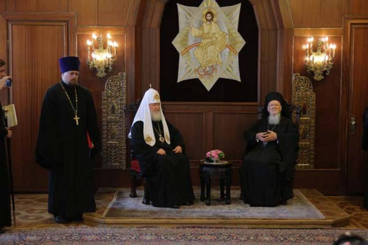 Συνάντηση Πατριάρχη Μόσχας με Οικουμενικό Πατριάρχη