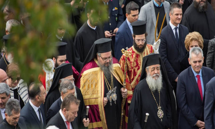 Η Ενθρόνιση του Μητροπολίτου Λαρίσης Ιερωνύμου (ΦΩΤΟ)