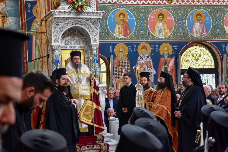 Η Ενθρόνιση του Μητροπολίτου Λαρίσης Ιερωνύμου (ΦΩΤΟ)