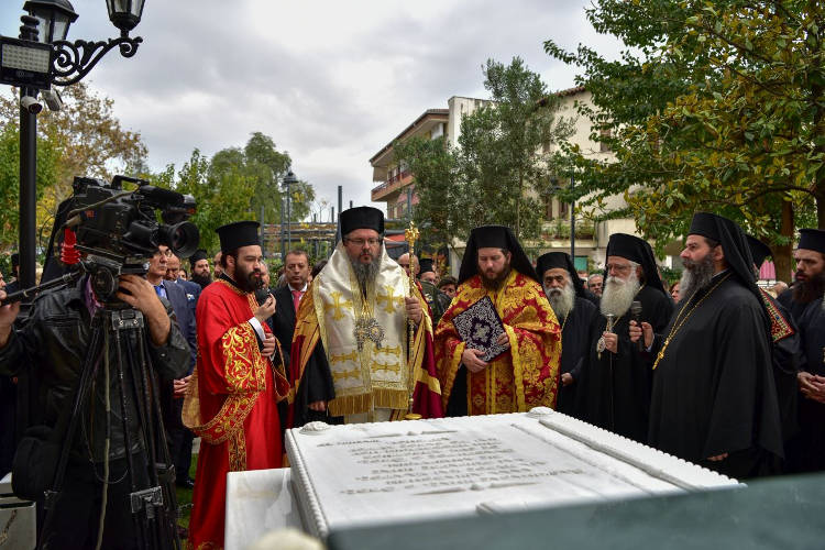 Η Ενθρόνιση του Μητροπολίτου Λαρίσης Ιερωνύμου (ΦΩΤΟ)