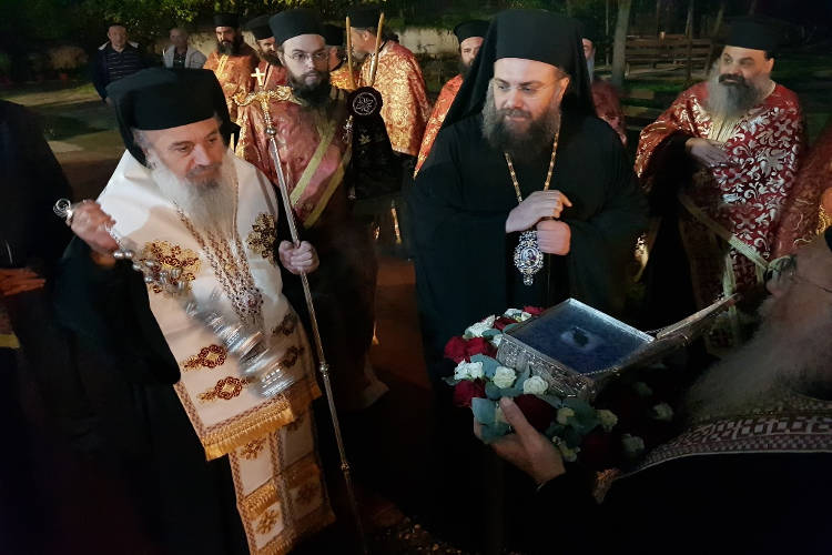Εσπερινός Αγίου Νεκταρίου στα Τρίκαλα