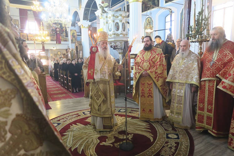 Η Σύναξη της Υπεραγίας Θεοτόκου στη Λαμία
