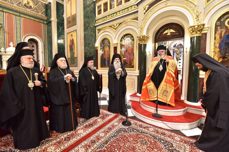 Εσπερινός Ονομαστηρίων Πειραιώς Σεραφείμ