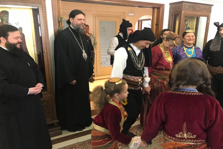 Χριστουγεννιάτικα Κάλαντα στον Μητροπολίτη Νέας Ιωνίας Γαβριήλ