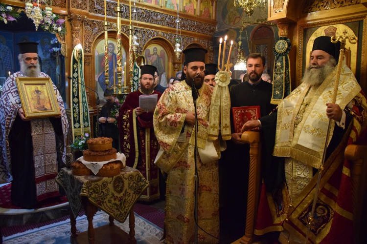 Η Μητρόπολη Θεσσαλιώτιδος τίμησε τον προστάτη της Άγιο Σεραφείμ (ΦΩΤΟ)