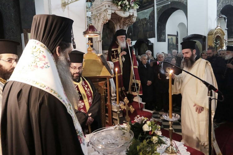Ο αγιασμός επαναλειτουργίας του Αγίου Βασιλείου στο Ρουφ