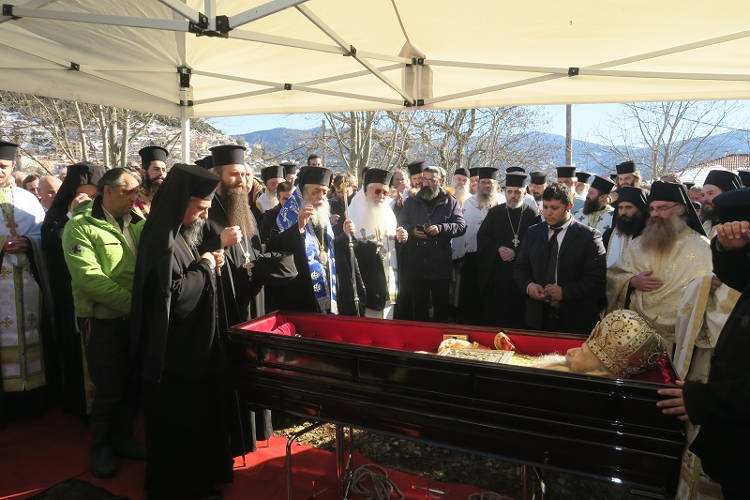 Εξόδιος Ακολουθία μακαριστού πρώην Καρπενησίου Νικολάου