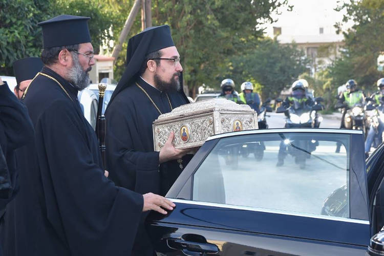 Υποδοχή λειψάνων των Τριών Ιεραρχών