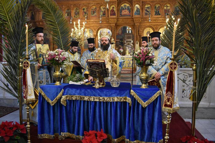 Τα Άγια Θεοφάνεια στη Μητρόπολη Μαρωνείας (ΦΩΤΟ)