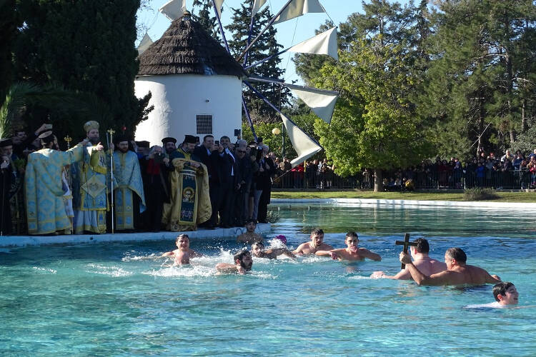 Τα Άγια Θεοφάνεια στη Νέα Φιλαδέλφεια (ΦΩΤΟ)