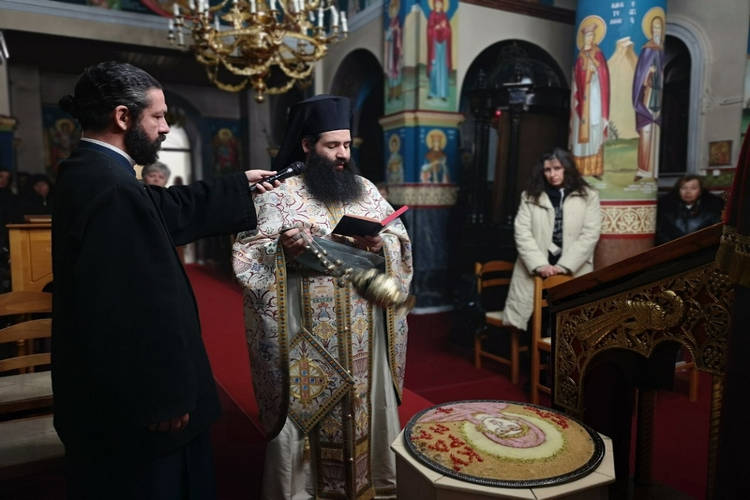 Αγρυπνία στο Ναό Αγίου Νικολάου Μπούρτζι