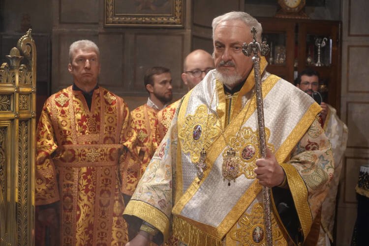 Χειροτονία Διακόνου από τον Γαλλίας Εμμανουήλ (ΦΩΤΟ)