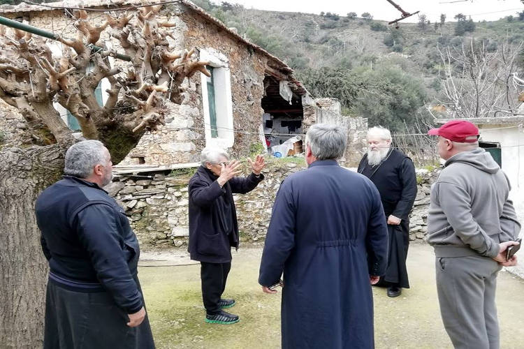 Ο Κυδωνίας Δαμασκηνός στις πληγείσες περιοχές