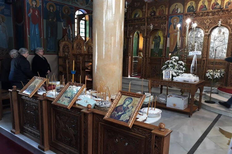 Ψυχοσάββατο στη Μητρόπολη Θεσσαλιώτιδος (ΦΩΤΟ)