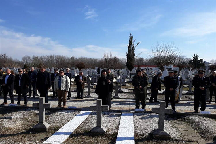 Ψυχοσάββατο στη Μητρόπολη Θεσσαλιώτιδος (ΦΩΤΟ)