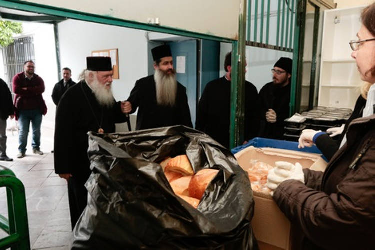 Αρχιεπίσκοπος: Είναι ανάγκη να ενωθούμε για να αντιμετωπίσουμε τις δυσκολίες