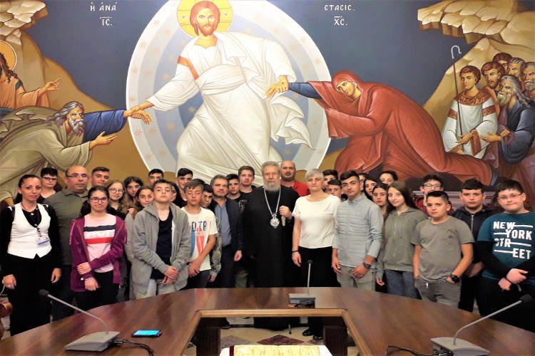 Νέοι και νέες από την Κρήτη στον Αρχιεπίσκοπο Κύπρου