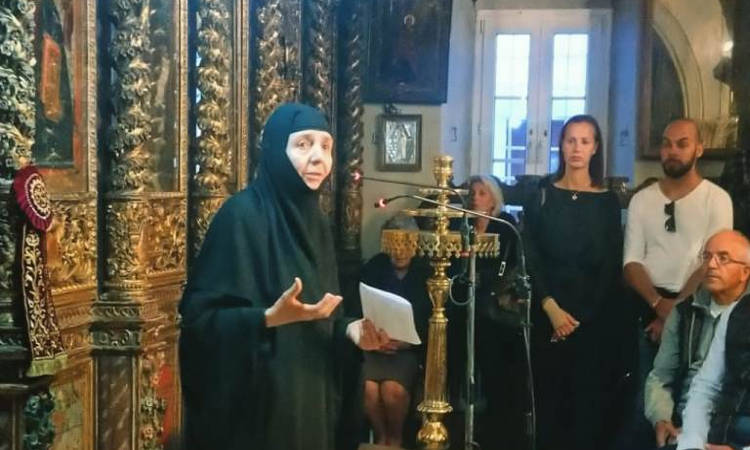 Η Γερόντισσα Θεοξένη στη Μύκονο