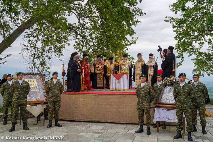 Πανηγυρικός Εσπερινός των Αγίων Δισχιλίων Ναουσαίων Νεομαρτύρων (ΦΩΤΟ)