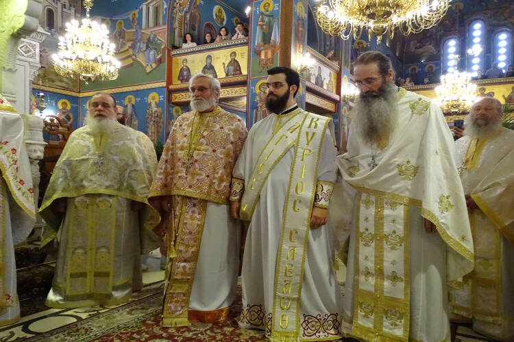 Χειροτονία Πρεσβύτερου στη Νέα Ιωνία (ΦΩΤΟ)