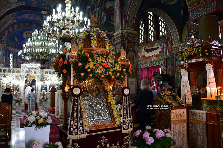 Η εορτή του Αγίου Πνεύματος στη Μητρόπολη Αργολίδος (ΦΩΤΟ)