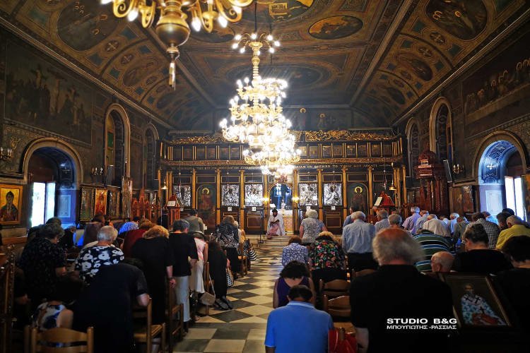 Η Εορτή της Πεντηκοστής στην Πρόνοια Ναυπλίου (ΦΩΤΟ)