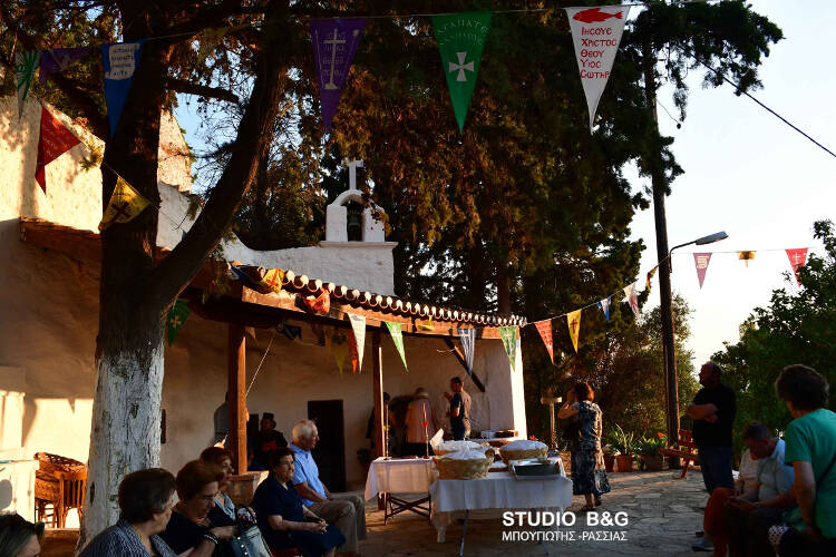 Εσπερινός Αποστόλων Πέτρου και Παύλου στο Ναύπλιο (ΦΩΤΟ)