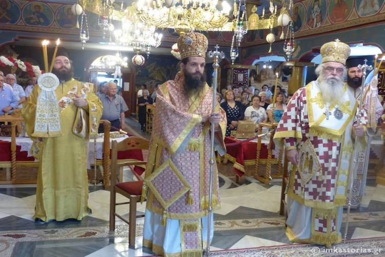 Λαμπρό συλλείτουργο στους Αγίους Πάντες Καστοριάς (ΦΩΤΟ)