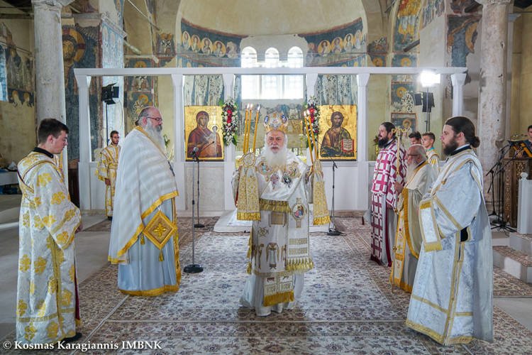 Βεροίας Παντελεήμων: Μην αφήνουμε ανεκμετάλλευτη τη χάρη του Παναγίου Πνεύματος (ΦΩΤΟ)