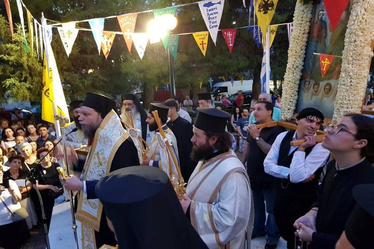 Μεθέορτος Εσπερινός και Λιτάνευση Ιεράς Εικόνος Αγίας Τριάδος στο Ηράκλειο Αττικής