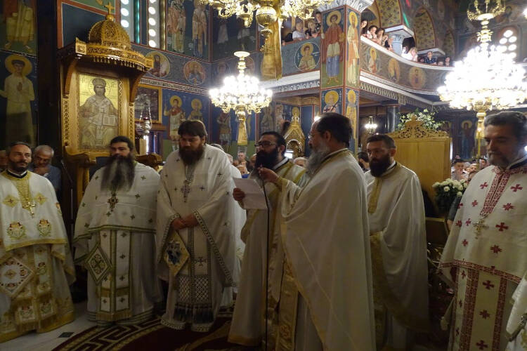 Εορτή του Αγίου Πνεύματος στη Μητρόπολη Νέας Ιωνίας (ΦΩΤΟ)