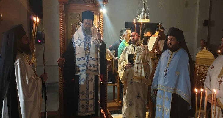 Αγρυπνία για Άξιον Εστίν και Αγίου Λουκά στη Μητρόπολη Θεσσαλιώτιδος (ΦΩΤΟ)