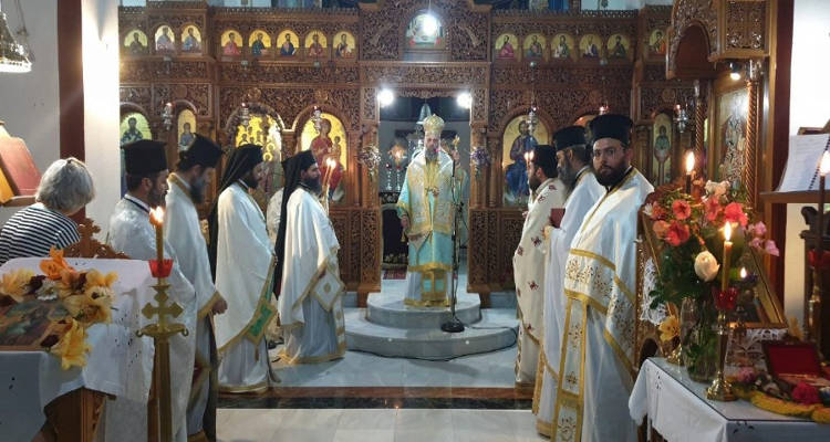 Αγρυπνία για Άξιον Εστίν και Αγίου Λουκά στη Μητρόπολη Θεσσαλιώτιδος (ΦΩΤΟ)