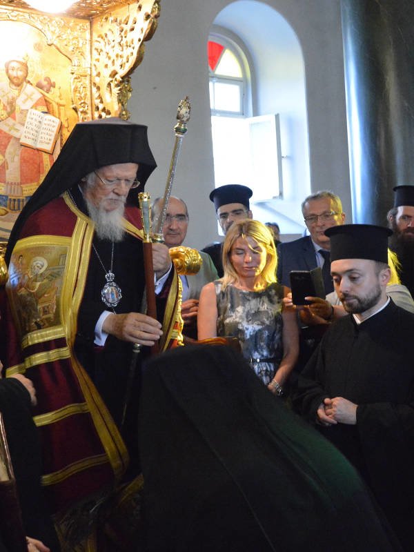 Ενθρόνιση νέου Ηγουμένου της Μονής Αγίας Τριάδος Χάλκης (ΦΩΤΟ)