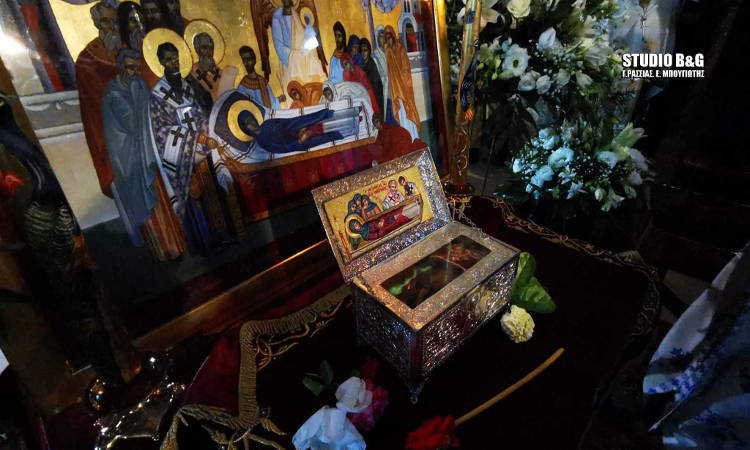 Λείψανο Οσίας Μακρίνης από το Άγιο Όρος στο Κιβέρι Αργολίδος (ΦΩΤΟ)