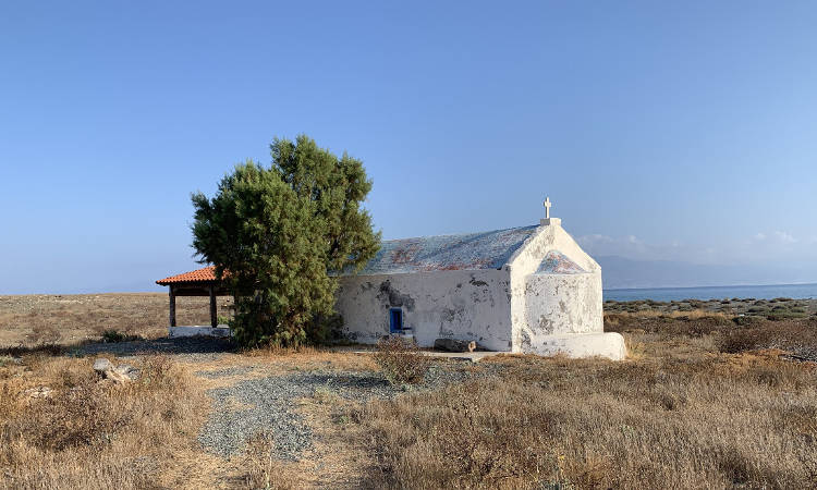 Αρχιερατική Θεία Λειτουργία στη νήσο Χρυσή