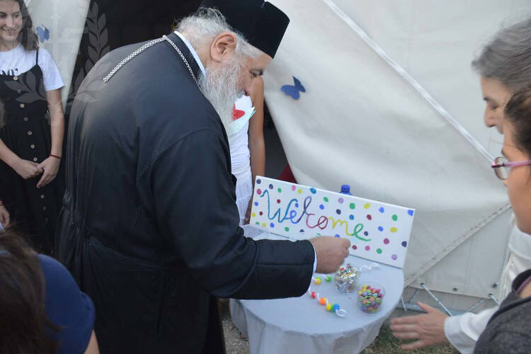 Α΄ Κατασκηνωτική Περίοδος κοριτσιών Μητροπόλεως Νεαπόλεως στο Ποσείδι (ΦΩΤΟ)