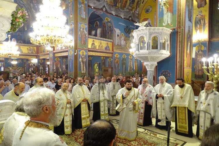 Λιτάνευση Ιεράς Εικόνος Αγίων Αναργύρων στη Νέα Ιωνία (ΦΩΤΟ)