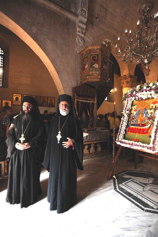 Με λαμπρότητα ο Εσπερινός της Παναγίας στη Μονή Αγίου Νεοφύτου Πάφου(ΦΩΤΟ)