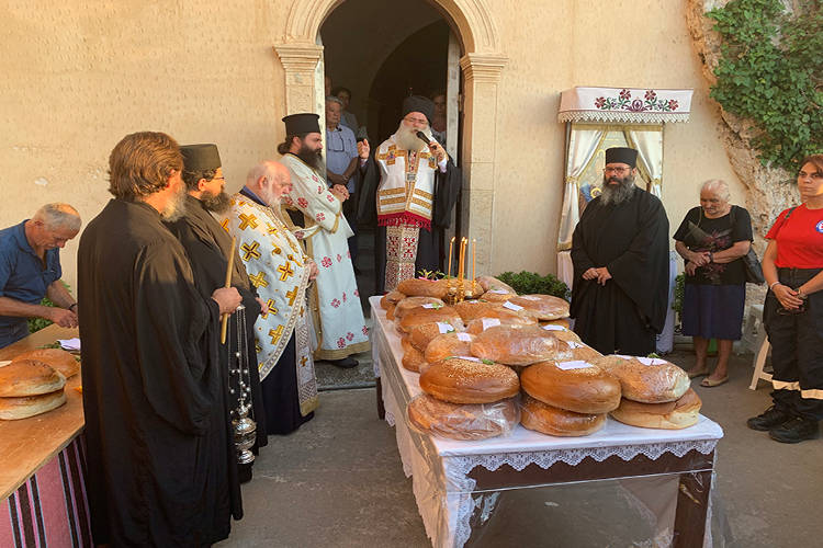 Ο τελευταίος Παρακλητικός Κανόνας στη Μονή Παναγίας Φανερωμένης Ιεράπετρας