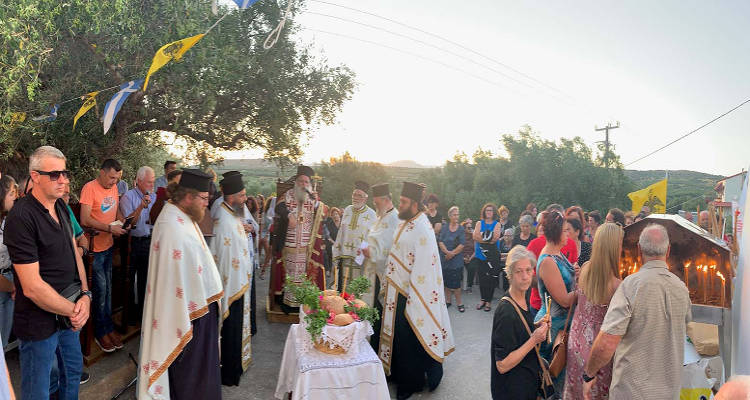 Εσπερινός Αγίου Φανουρίου στη Μητρόπολη Ιεραπύτνης