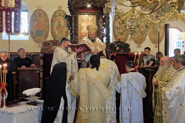 Χειροτονία διακόνου στη Μητρόπολη Ιωαννίνων