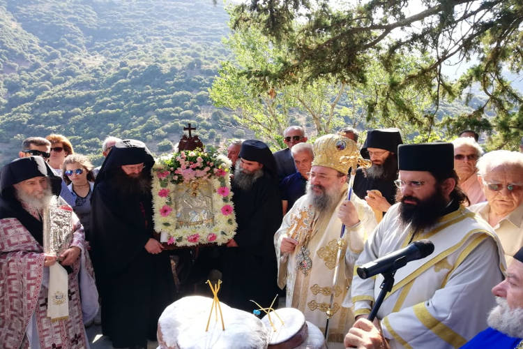 Απόδοση εορτής Κοιμήσεως της Θεοτόκου στη Μητρόπολη Πατρών